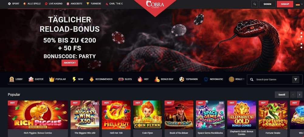 Screenshot der Cobra Casino-Startseite mit einem Banner mit einer Schlange und Pokerchips, das einen täglichen Reload-Bonus von 50 % bis zu 200 € plus 50 Freispiele bewirbt. Darunter Kategorien wie Beliebt, Neu, Slots und Roulette mit Spielen wie Rich Piggies Bonus Combo und Book of Ra Deluxe.